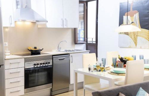 SingularStays Valencia Center - Photo 60