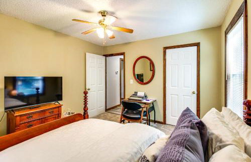 Lake Guntersville Hideaway! Home on Over 2 Acres - Foto 10