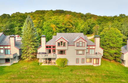 Stratton Mountain Condo with a Hot Tub! Sleeps 12! - Photo 66