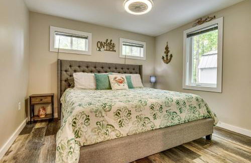 Walk to Lake Beaches Cabin with Patio in Belmont! - Foto 10