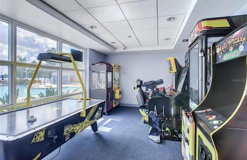 Sunshine Oasis - Orlando Lakefront Luxury - Photo 7