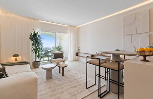 3 Bedroom Apartment with Mountain Views - La Quinta, Benahavís - Photo 8