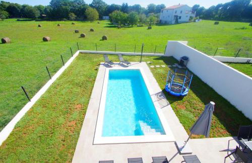Villa with private pool in village Šišan - Foto 2
