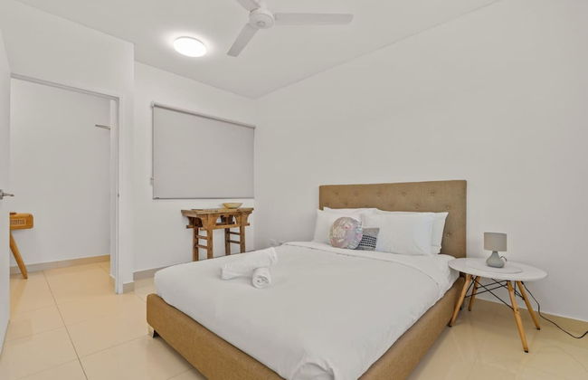 Yanti at Nightcliff Foreshore Pool Shops Cafe - Foto 22