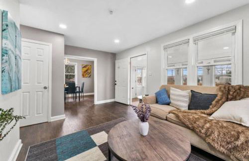 Two Dulles homes 1 price sleeps 16 w-EV parking - Foto 25