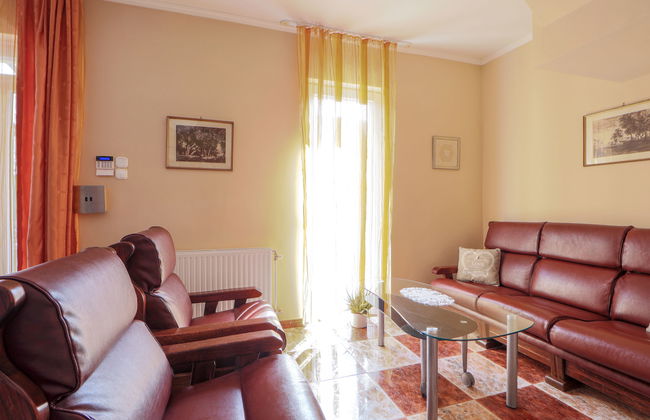 4 bedroom House in Kőröshegy with garden and terrace - Photo 9