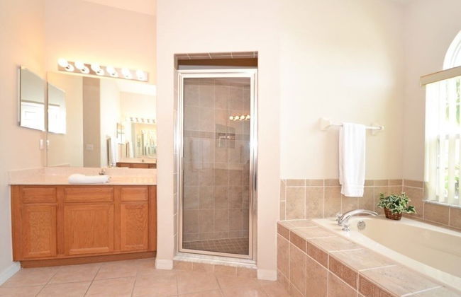 Corvina Villa 5 Bedroom Home by RedAwning - Photo 14