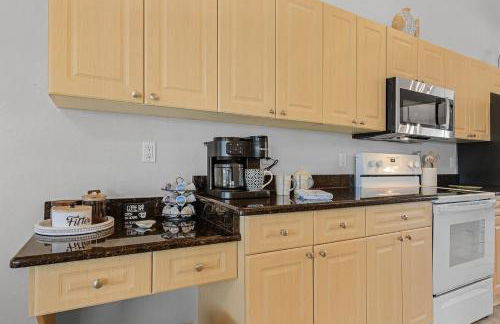 Sunny 4BR with Screened in Pool and Lanai - Foto 19