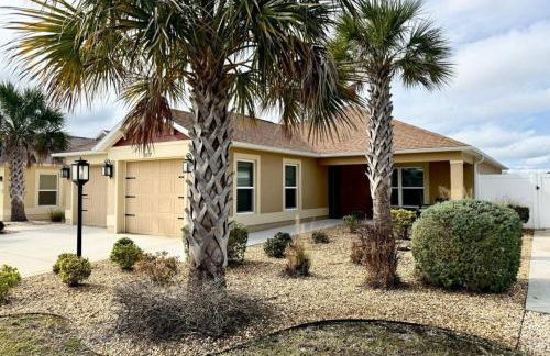 Cozy Oasis in Prime Location with Sunset Lake View, Golf Cart and Bathtub - Foto 16