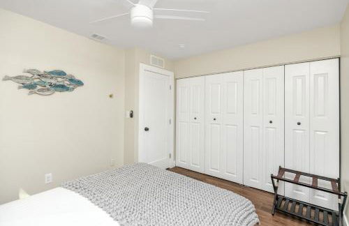 Modern Vacation Home 3BR 1BTH Close to Gulf Beach - Foto 32