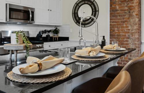 Bourbon-themed home w arcade & hot tub for groups - Foto 45