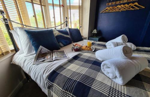 Rumer Hill House a unique boutique styled place to stay in Cannock close to A5 the McArthur Glen outlet - Foto 3