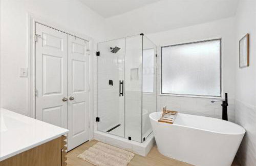 Luxury Gem in the Forest-Pool&Jacuzzi&Cinema&Games - Foto 22