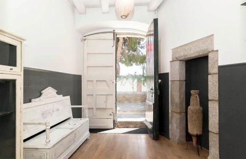 A historic XVI century beach home near Barcelona - Photo 77