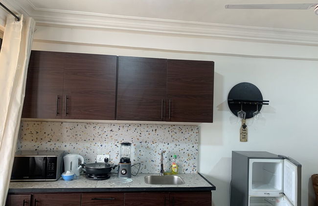 Central Reservations Apartment - Photo 12