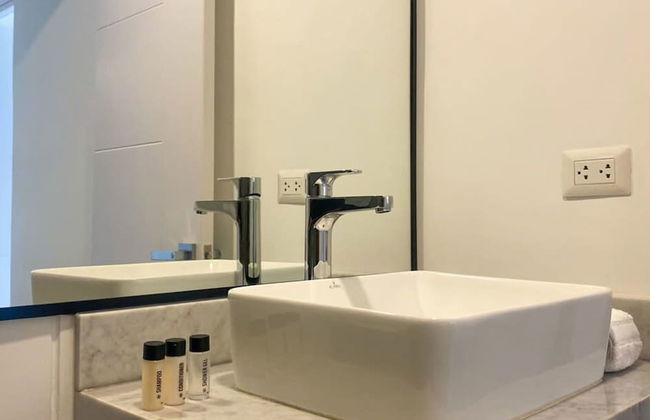 w Charming 1BR in San Isidro - Photo 13