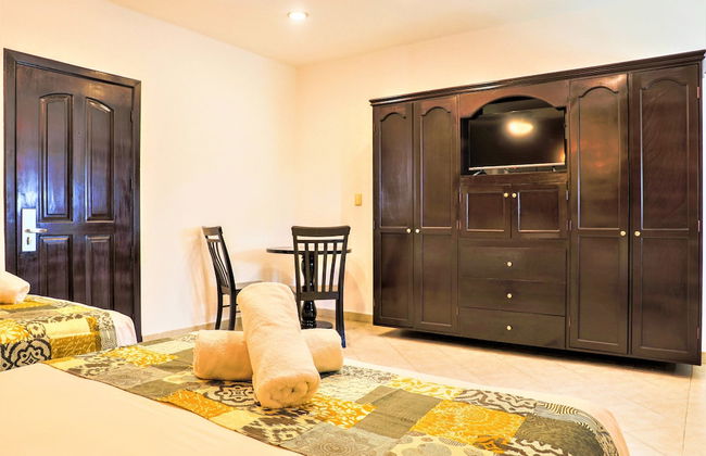 Hotel Colonial Playa del Carmen - Photo 44