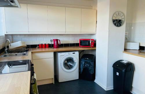 St Ives, King Bed Cosy home, parking, fast Wi Fi - Foto 9