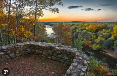 Ultimate Getaway with Pool and Games - Foto 22