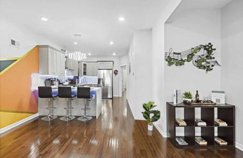 W3S - Large 7br 3bath - Sleeps 20 - 3 Living rooms - Yard and Deck - Foto 7