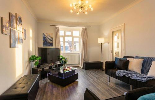 Spacious 3-Bed Home for 8 | Free Parking & Garden - Foto 19