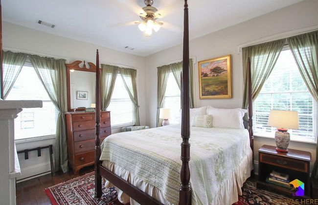 Artist's House Upper Apt Walk to Forsyth - Photo 51