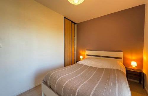 Le Bignon - Wifi, TV, 4 personnes, 1 min à pied du tram - Foto 13