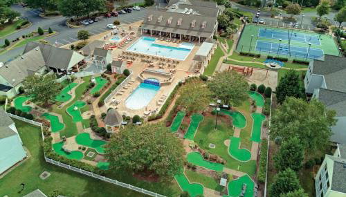 Charming 2BR Colonial Apartment with Resort Access - Foto 2