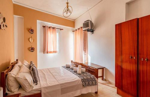 CozyCity2-Bedroom Apartment for3 by Alecos Studios - Foto 2