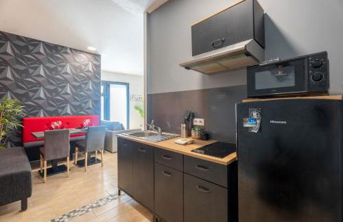 Angoulême, cosy T2 centre ville , TV , WIFI , 4 pers , moderne , parking - Foto 2