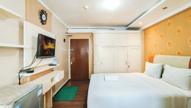 Nice And Comfortable Stay Studio At Gateway Ahmad Yani Cicadas Apartment - Foto 4, Habitación