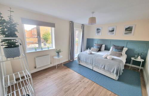 Stylish Spacious 4 Bed Townhouse near station with Parking & High Speed WiFi - Foto 32