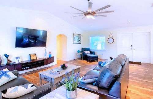 On The Water! Sleeps 12! 2 King Masters, Golf, Fishing, Bbq, Pool, Spa, Pvt Yard - Foto 16