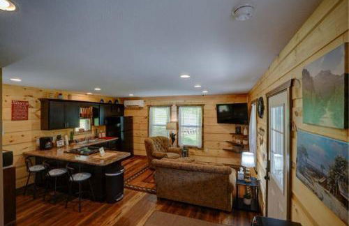 Dragon's Nest Cabin with Mountain Views - Foto 6