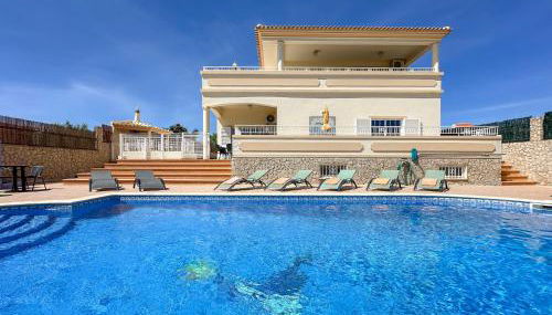 Luxury Holiday Villa Pescadinha near Beach, Albufeira - Foto 3, Garden, sunbed