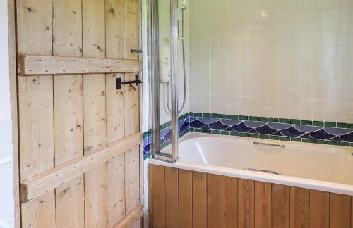 Ellis Howe - Photo 29