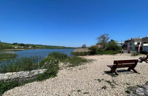 Beachfront Cottage with Sea Views & Coastal Walk - Foto 24