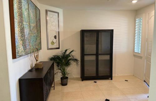 Elegant Retreat with Private Luxurious Gen Suite - Foto 28