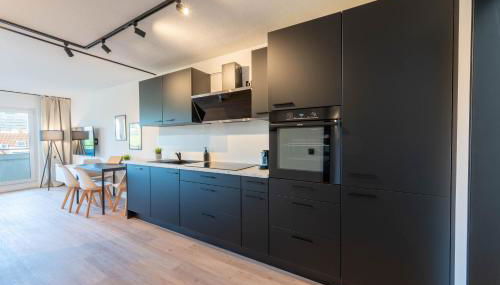 Malu Rooms - im Zentrum, Kostenloser Parkplatz, Klima, Balkon, Netflix, 24h Checkin - Foto 3