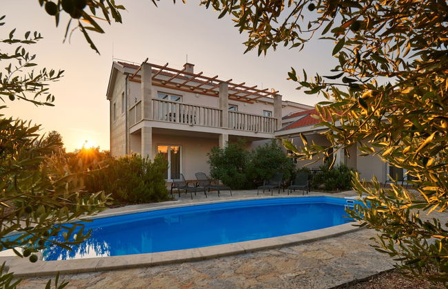 Luxury Villas Stari Grad - Photo 36