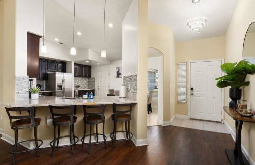 Perfect Home for Work or Relaxing Vacation - Photo 2