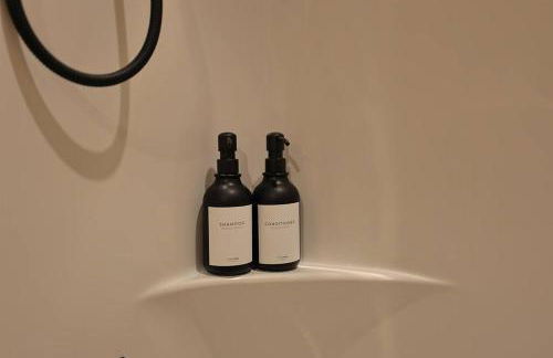 Rustic Modern Cabin with Hot Tub near rafting and Great Smokey Mountains - Foto 18