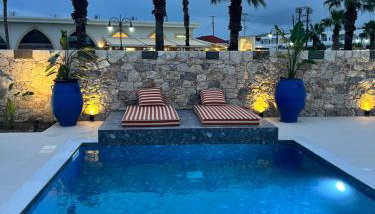 Cora May Central Villa with private pool 200m to the beach - Foto 2