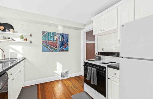 Eclectic Bungalow in the Heart of Royal Oak - Foto 9