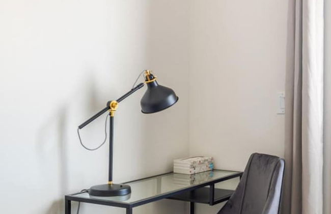 Iconic Rideau 1Bd Unit Balcony Free Parking 1 - Photo 15