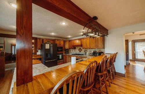 Majestic Home in Hocking wPool Jacuzzi Basketball - Foto 14