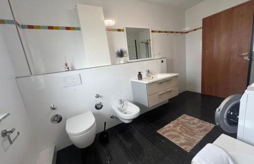 Exklusive Wohnung für 8 Personen mit großem Balkon - Foto 4