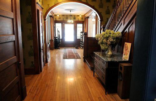 Charmingly Historic Cottage Rental Perfect for Large Groups in Aurora, New York - Foto 26