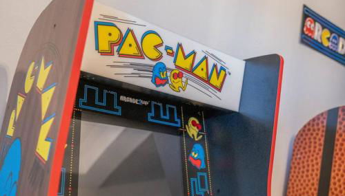 Just Like Home #6: Norman: It's Game Time (campus) - Foto 3