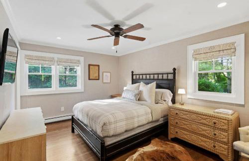 Steve's Place: Heated Pool, 3BR Southold Home, Beach - Foto 5